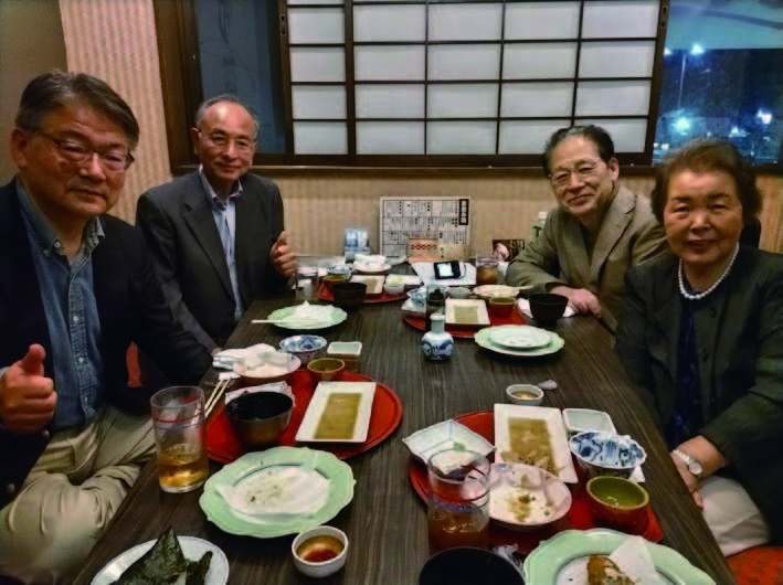On the night of arrival by express bus, I had dinner with President Yoshiaki Ishikawa (far left in photo).